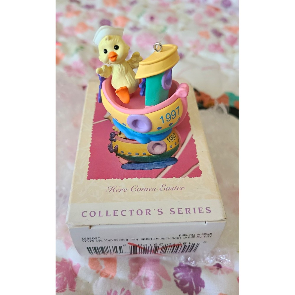 Hallmark Keepsake Ornament Here Comes Easter Duck Boat Hanging 1997 Collector's